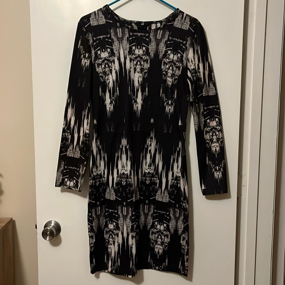 Black and Cream Bodycon Dress with Back Cutouts
